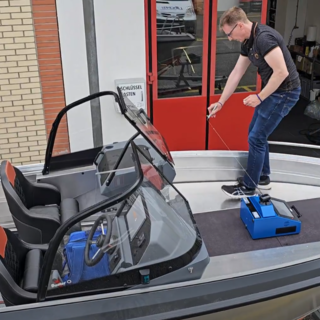 Die Basis f�r alle Arbeiten bildet das exakte Ausmessen des Bootes.