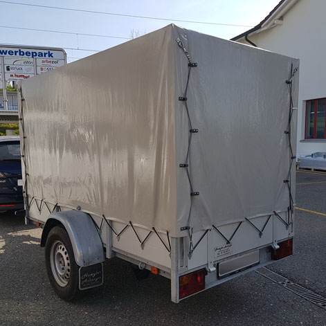 Stabil, passgenau und langlebig. Eine neue Blache f�r einen Anh�nger