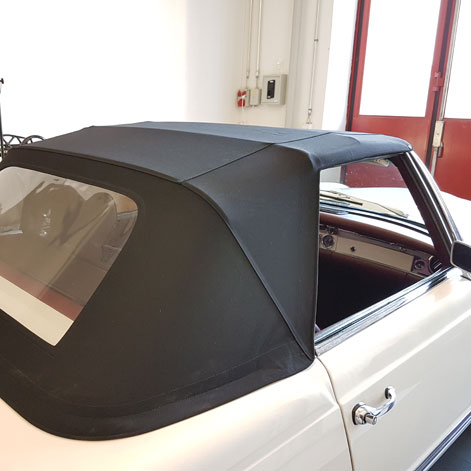 Das fertiggestellte, neue Verdeck eines Cabriolets ist robust und f�r viele Jahre dicht.

