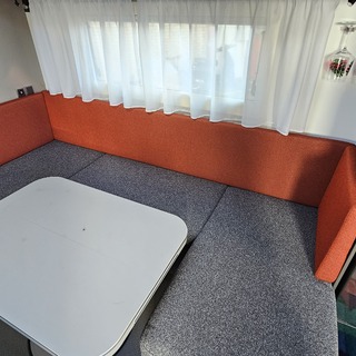 Hier ist sch�n zu sehen, wie die neuen R�ckenpolster mehr Liegefl�che schaffen, ohne den Sitzkomfort zu schm�lern.