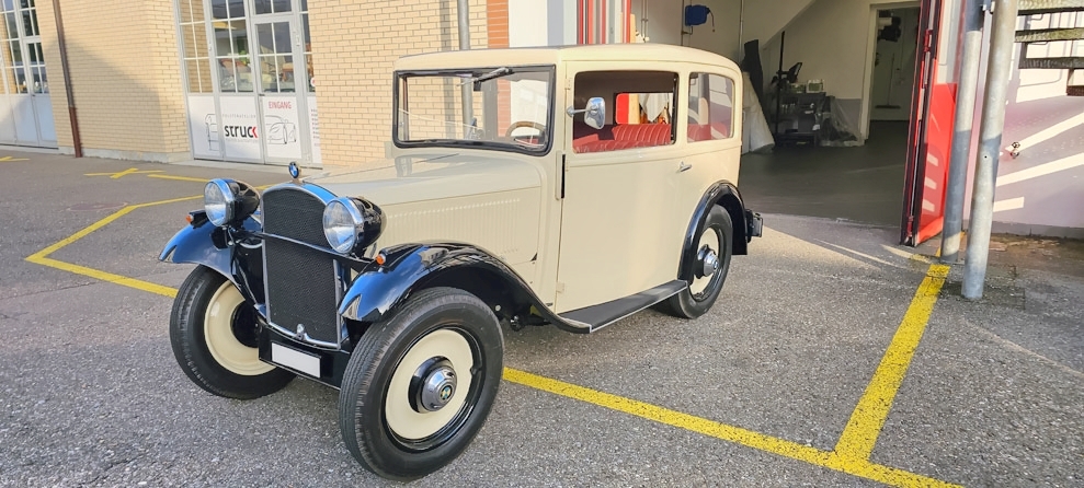 Frisch restaurierter Oldtimer � innen wie aussen originalgetreu aufgebaut.